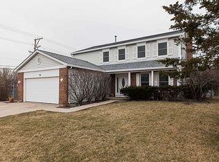 93 E Fabish Dr, Buffalo Grove, IL 60089