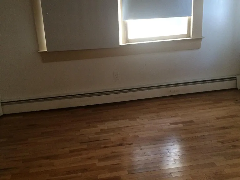233 Edwards St — Photo 6
