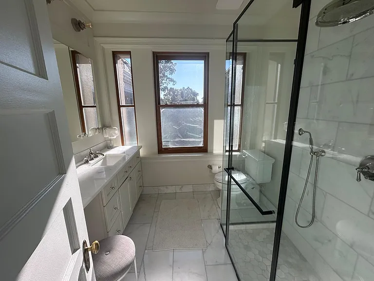 2415 20th St NW #25 — Photo 2