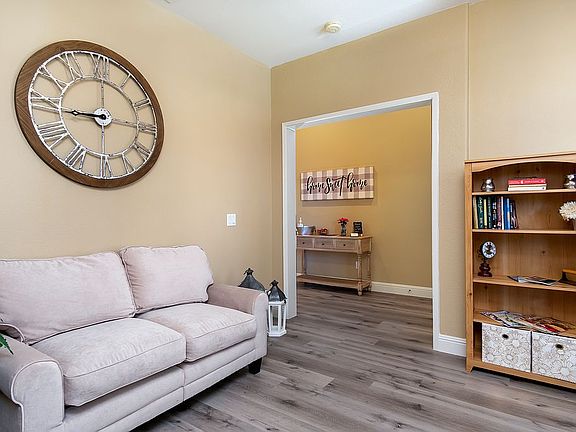 4th image of 31565 Flintridge Way