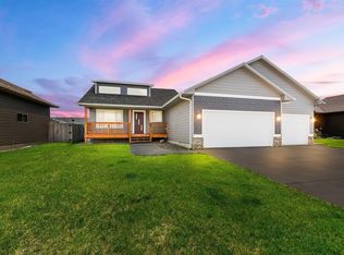 7401 E Corinth St, Sioux Falls, SD 57110