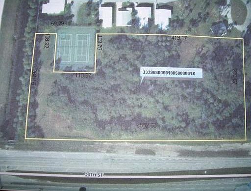 2nd image of 20 E Villa Cir