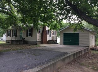 702 N Vine St, Du Quoin, IL 62832