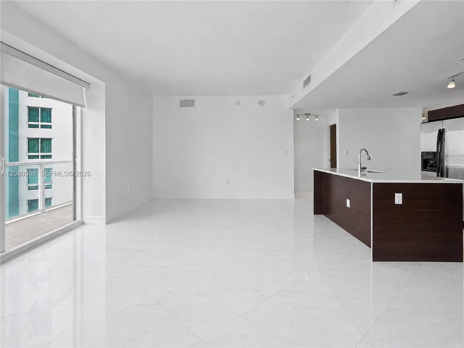 Quantum On The Bay Condo — Photo 3