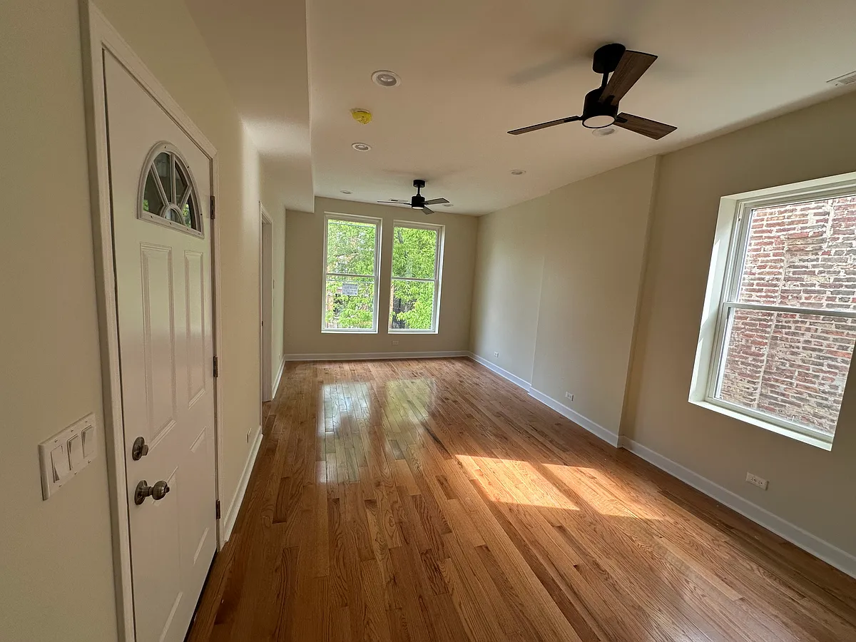 Building Photo - 3235 W Pierce Ave #2