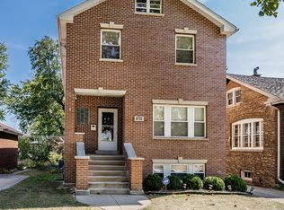 6752 Riverside Dr, Berwyn, IL 60402