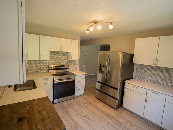 2nd image of 5401 Ruth Dr