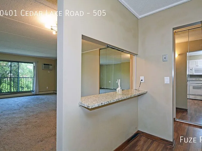 10401 Cedar Lake Rd #505 — Photo 7