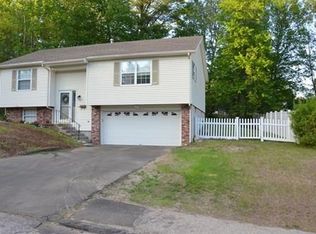 26 Heather Hl, Northbridge, MA 01534
