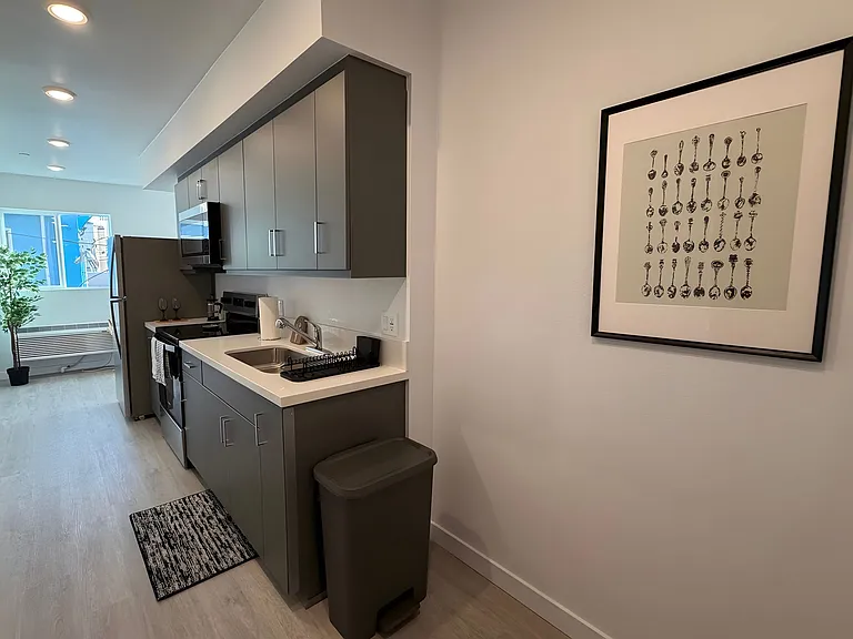 10705-09 Avalon Blvd. — Photo 10