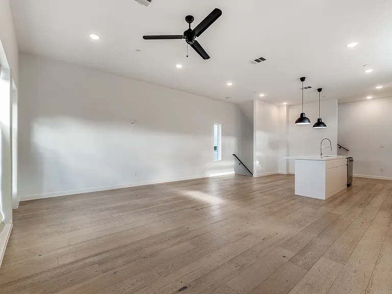 1505 N Garrett Ave #105 — Photo 12