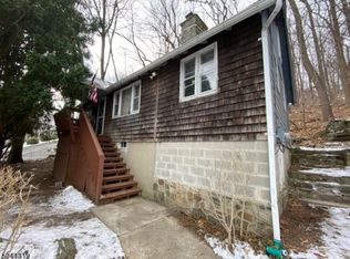 159 Breakneck Rd, Highland Lakes, NJ 07422