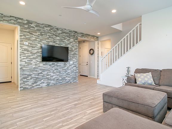 4th image of 8 Brisbane Ct