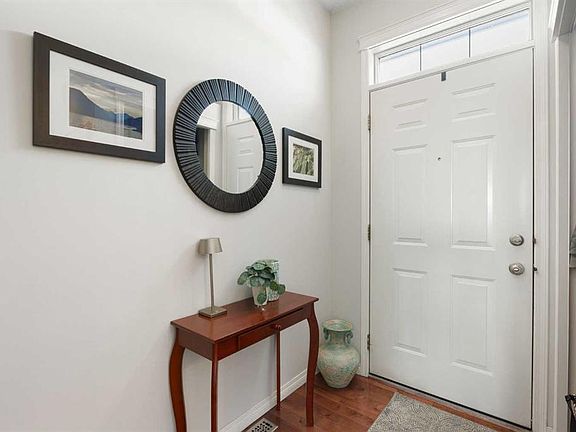 4th image of 25 N Promenade Way SE