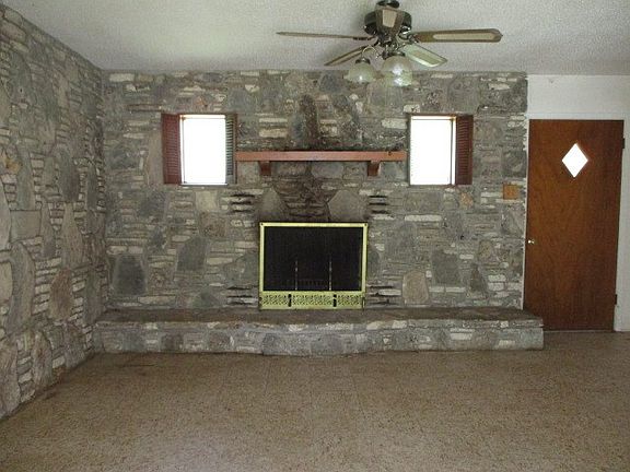 5th image of 124 Hilltop Dr