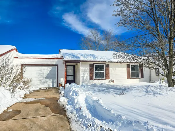 149B Maclura Plz, Monroe Township, NJ 08831