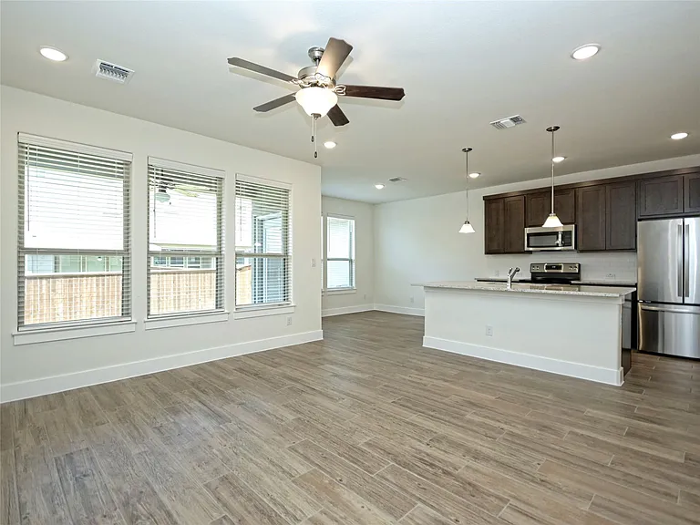 415 Parkline Dr — Photo 4