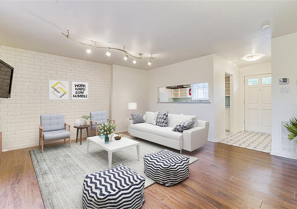 1st image of 2229 Mimosa Dr APT 2