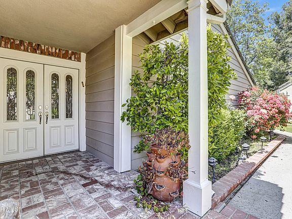 2nd image of 2942 Winding Ln