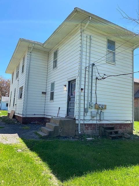 2nd image of 813 Division St