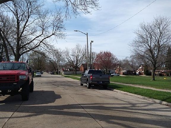 4th image of 9371 Becker Ave