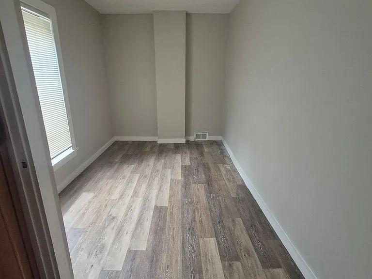16 Asbury St — Photo 5