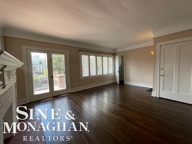 3 bed, 1.0 bath, 1275 sqft, $1,400 — Photo 3