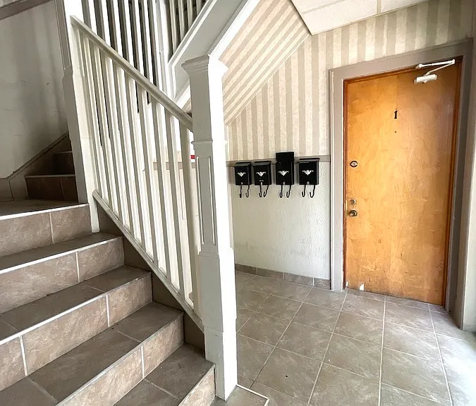 977 Marentette Ave #1 — Photo 26