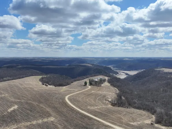 8492 Glory Rd, Houston, MN 55943