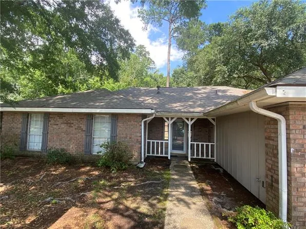 1540 Queens Dr, Slidell, LA 70458
