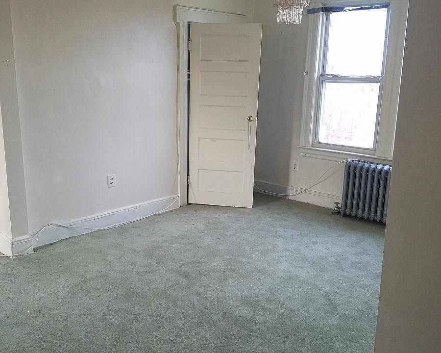 2nd image of 14964 Elm Avenue # Fl 3