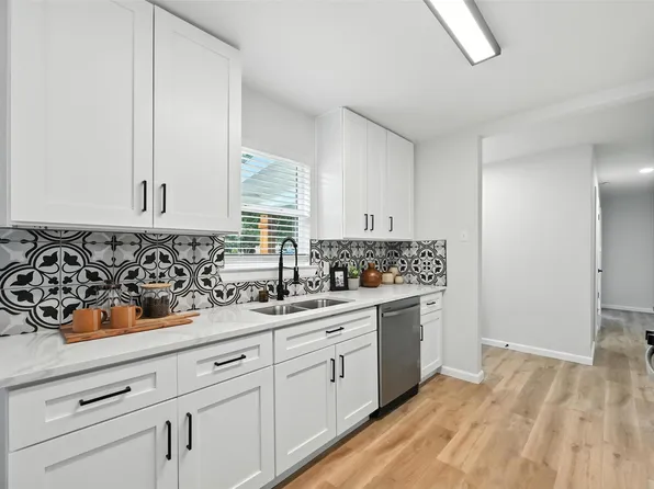 4132 Morgan Cir, North Richland Hills, TX 76180