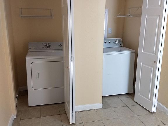 3rd image of 3817 Pickfair St #A