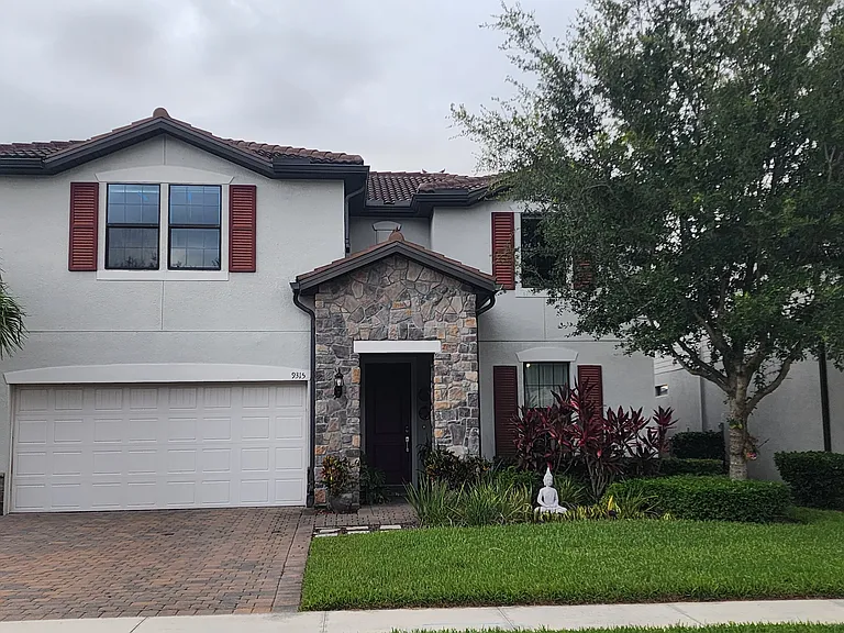 9315 Bexley Dr — Photo 1