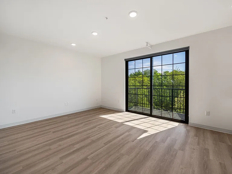 West Light Apartments - Brand New — Photo 102