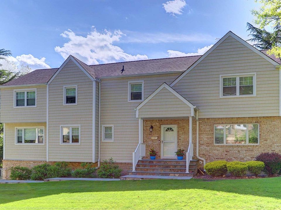 1st image of 140 Mimosa Dr