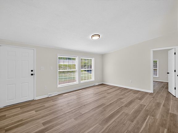 4th image of 19 New Haven Rd