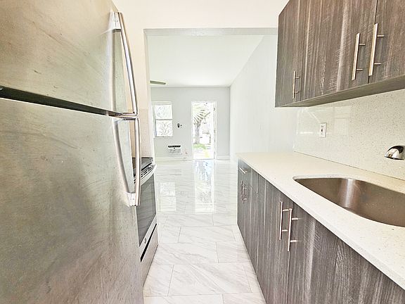 3rd image of 313 Hibiscus Ave #11394006
