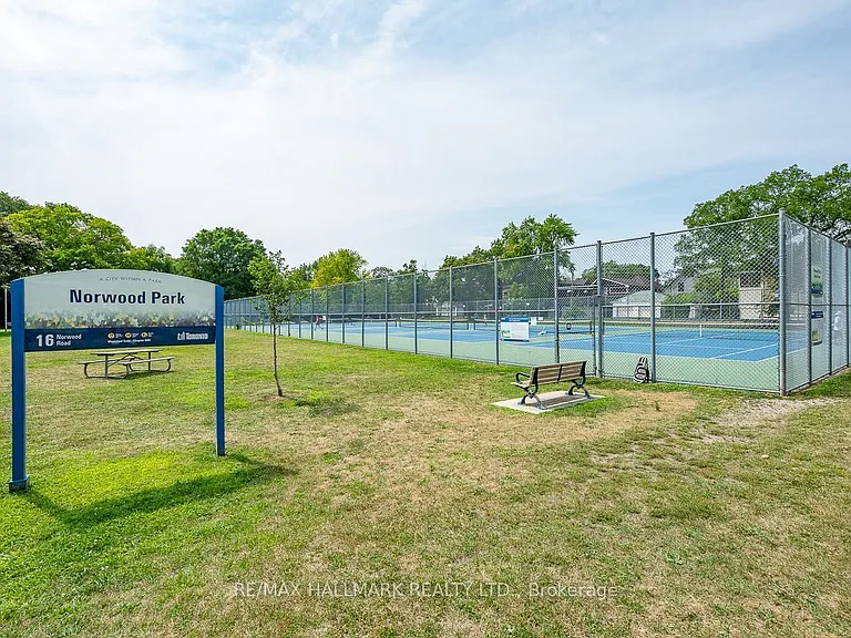 2159 Gerrard St E #UPPER — Photo 14