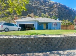 2214 Summit Dr, Oroville, WA 98844