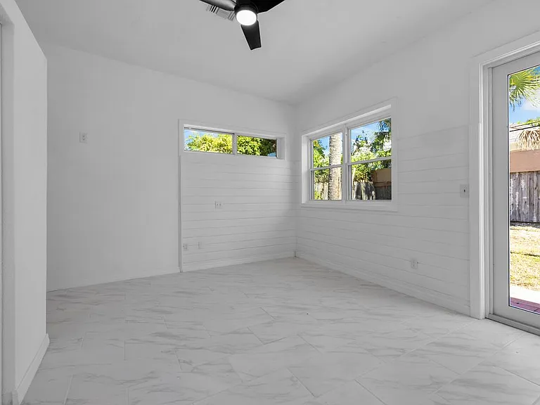 2230 Sunset Ave — Photo 22