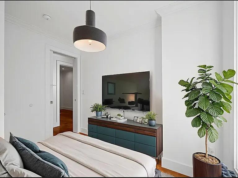 409 E 84th St #10 — Photo 3