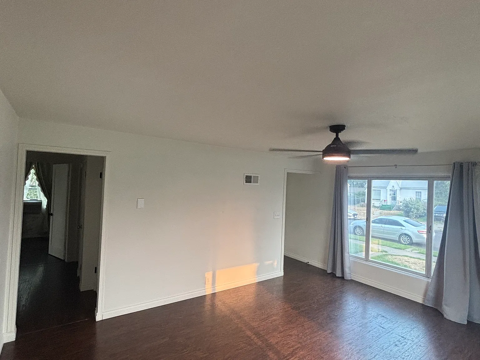 3 bed, 1300 sqft, $1,895 — Photo 2