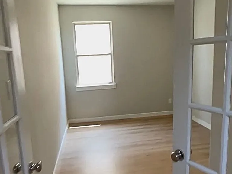 411 Bertney Dr — Photo 5