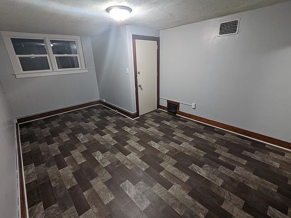 2nd image of 733 N H St #6