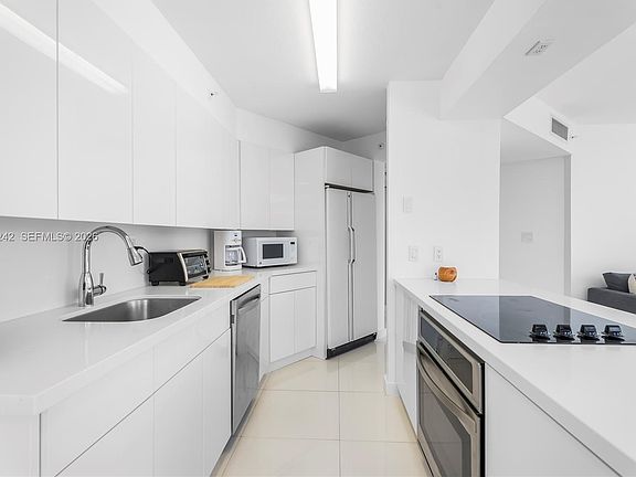 4th image of 1688 West Ave APT 401