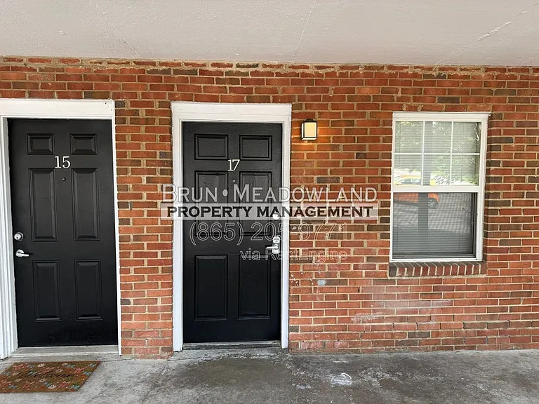 5540 N Broadway St #17 — Photo 2
