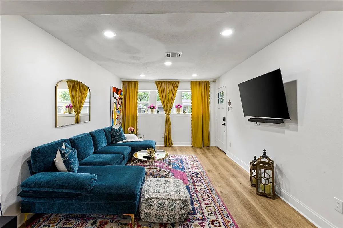 4 bed, 1777 sqft, $5,750 — Photo 3