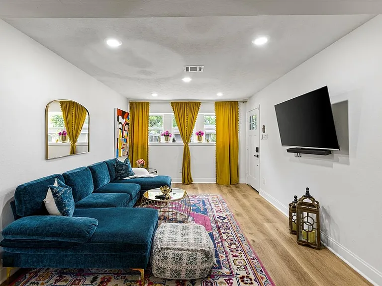 5751 Firenza Dr — Photo 3
