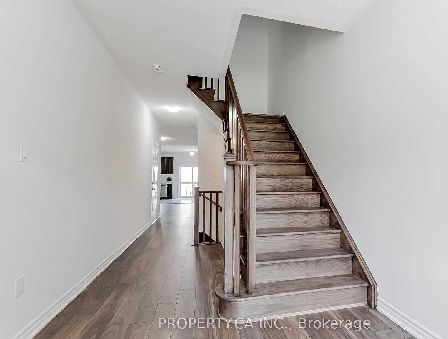 4 bed, $2,700 — Photo 4